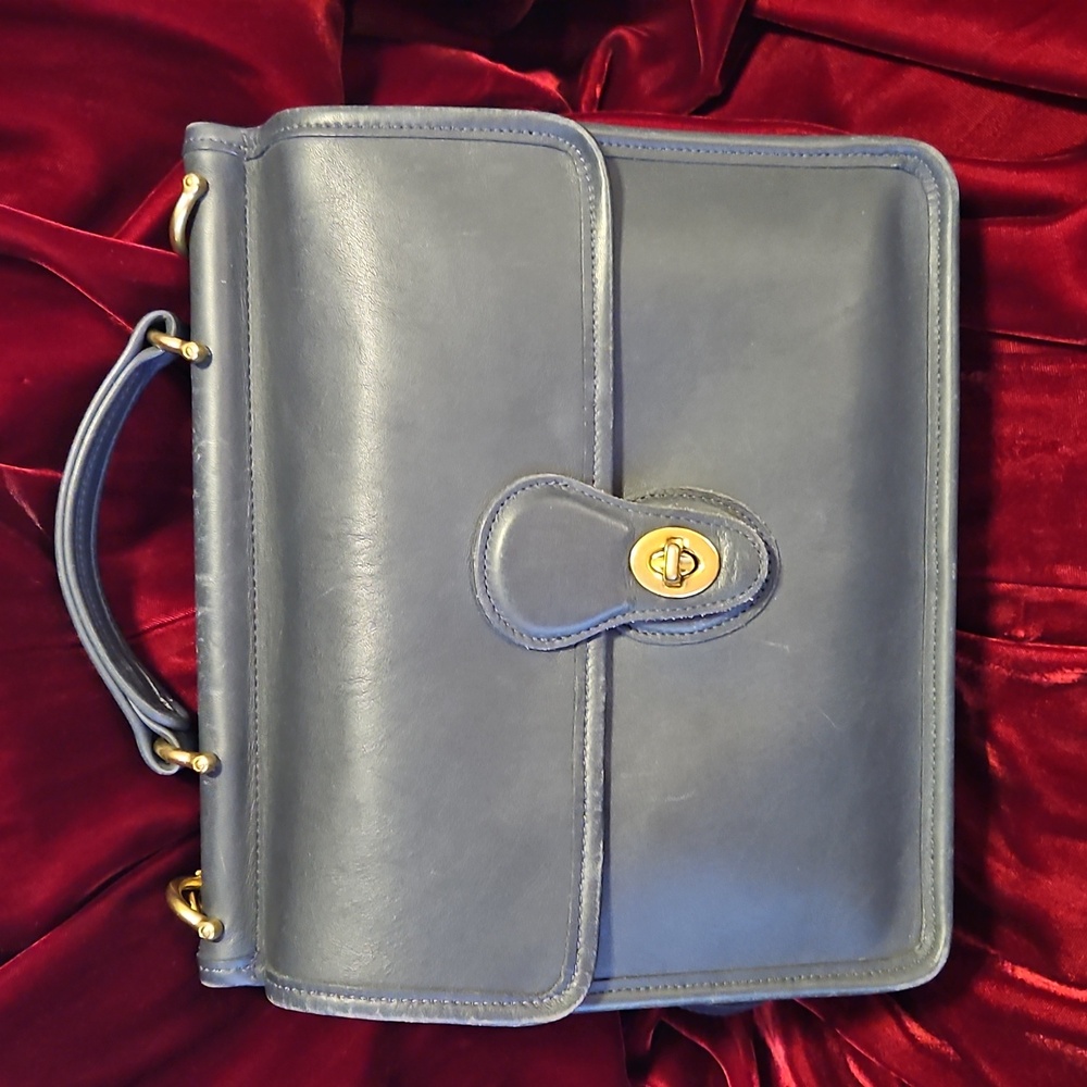 Vintage Coach Blue Leather Handbag - Picture 12 of 16